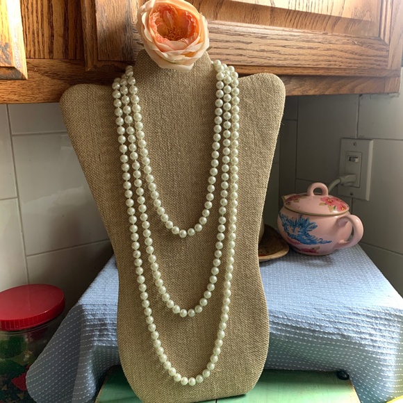 Stunning 72" Flapper - 6' Lustrous White Knotted Glass Pearls Necklace - Bridal - Picture 3 of 7